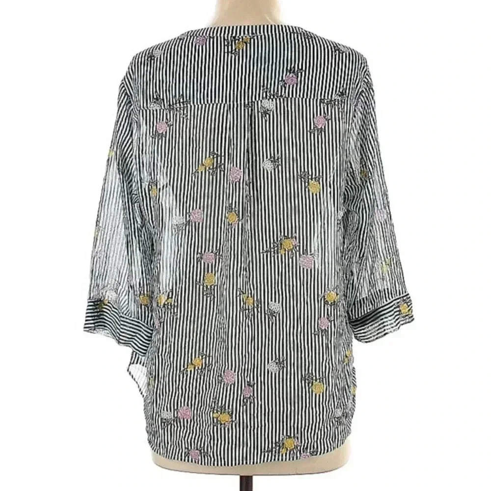 Torrid Green/White Striped Floral Harper Top sz0 - Picture 2 of 6